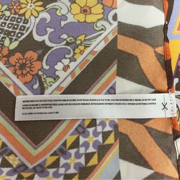 Urban Outfitters 70’s Psychedelic Floral Paisley Satin Square Scarf 29” x 29" - Picture 10 of 10